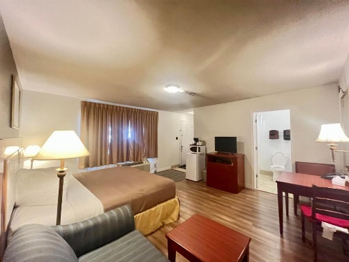 Holiday Motel image 12