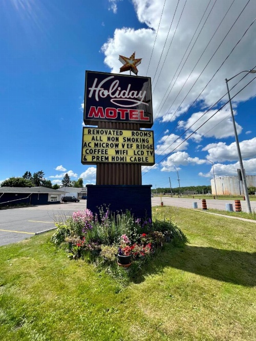 Holiday Motel image 31