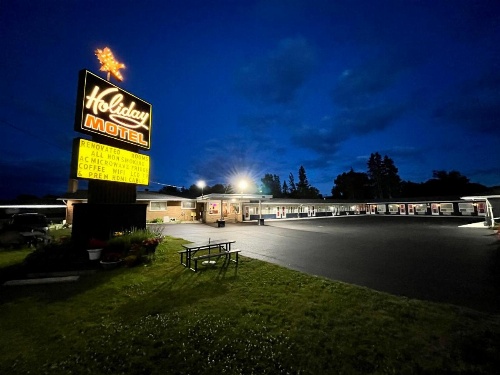 Holiday Motel image 32