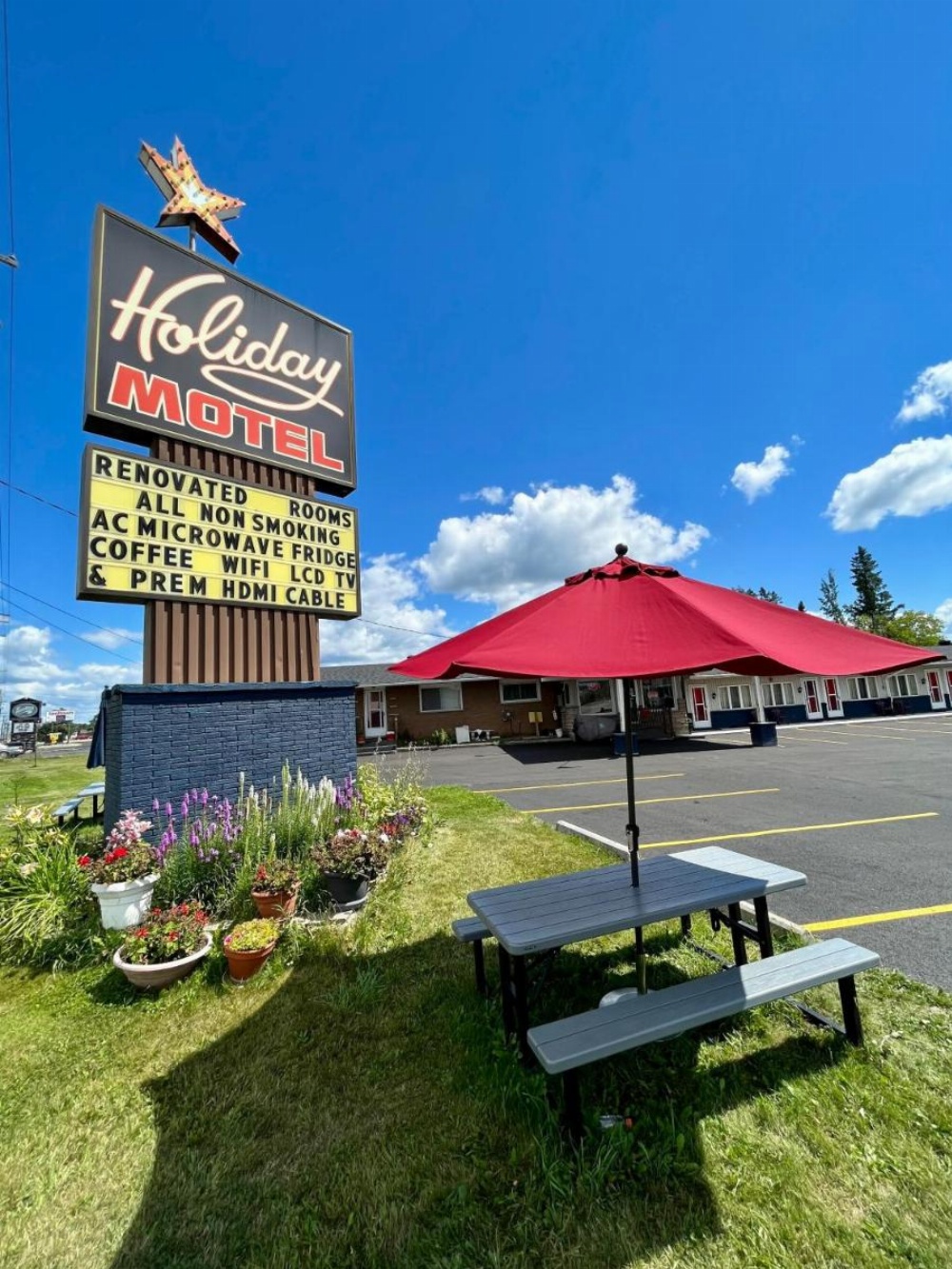 Holiday Motel Image 33